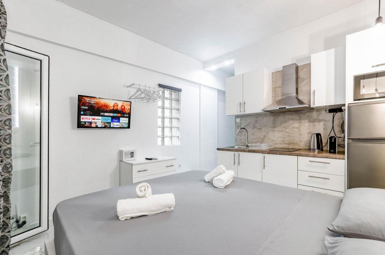 Lux Studio 11 With Yard In The Heart Of Athens Apartment Екстериор снимка