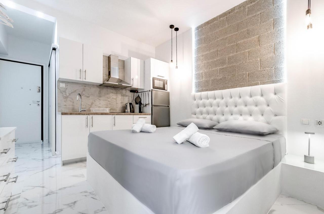 Lux Studio 11 With Yard In The Heart Of Athens Apartment Екстериор снимка