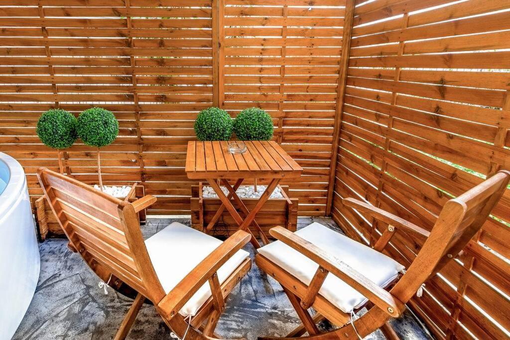 Lux Studio 11 With Yard In The Heart Of Athens Apartment Екстериор снимка